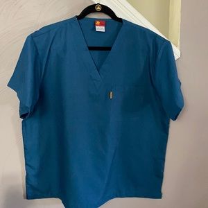 🛍️5‎ for$25 Sales Scrub Top (LR2)